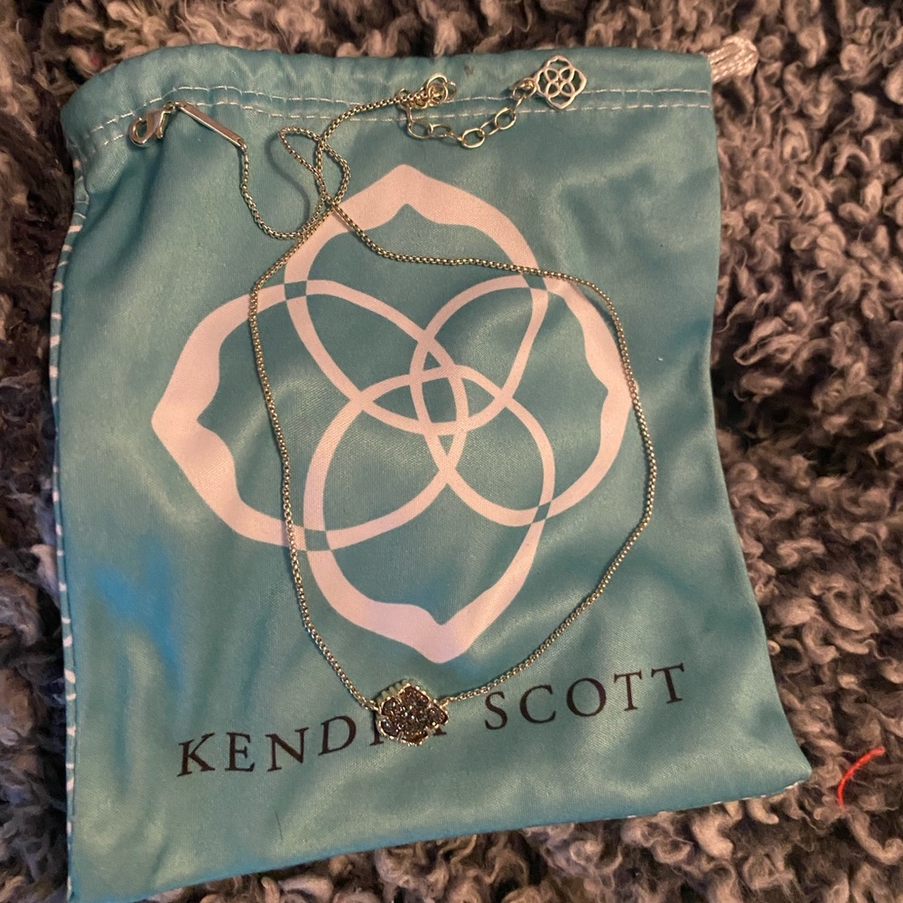 Kendra Scott Necklace